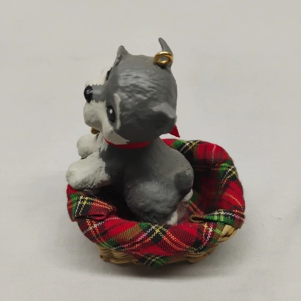 Hallmark Keepsake Ornament Puppy Love 1992 Schnauzer‎ 2nd In Series Basket Dog